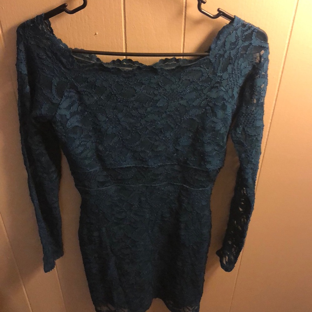 Dark green long sleeve lace bodycon dress